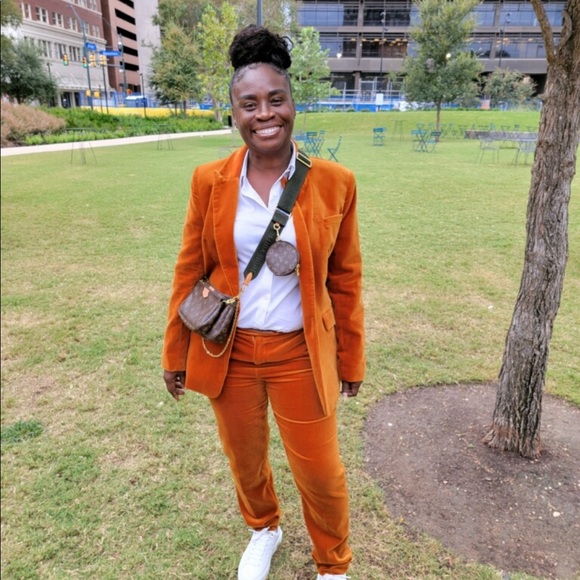 Meet your Posher, Alli - Picture 3 of 11